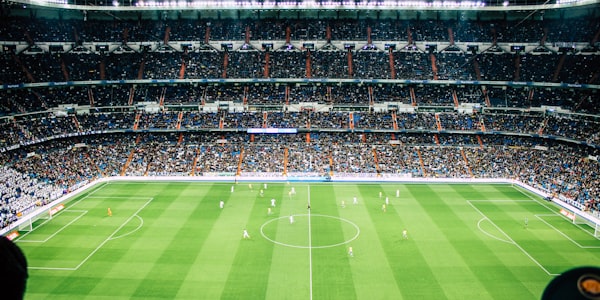 欧洲冠军联赛奖杯及足球